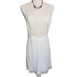 Vtg 1950s Babydoll Lace Slip Dress 38  Feminine Coquette cottagecore USA read